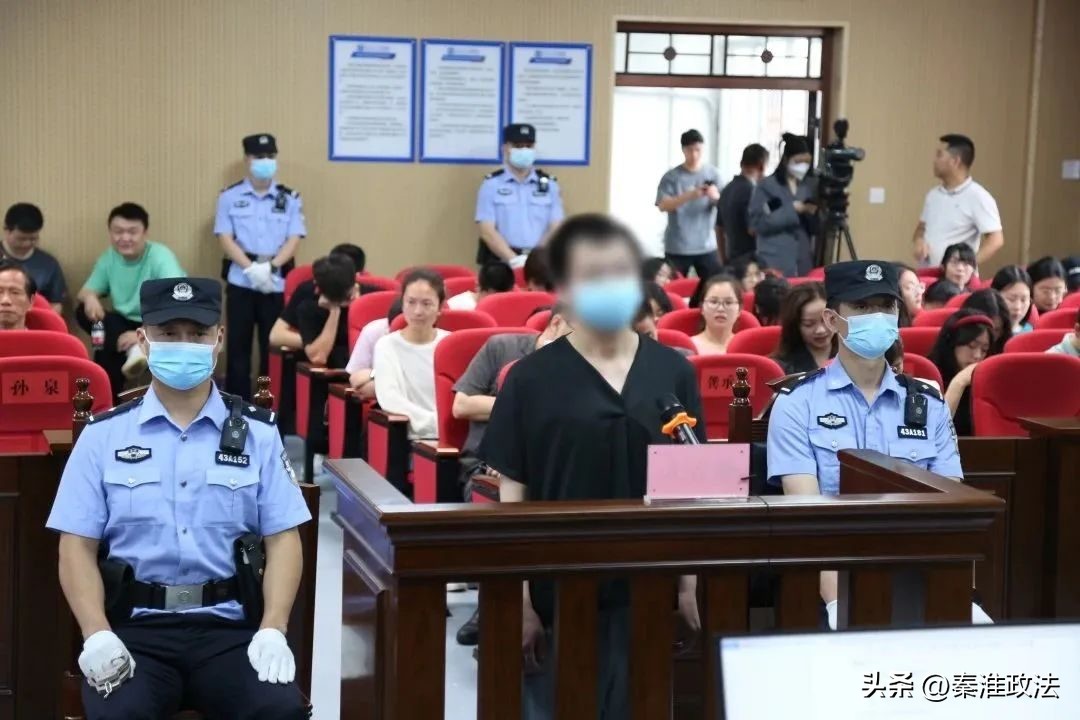 庭审进校园 禁毒法治宣传 青少年识毒防毒_明知贩毒为其提供资金获利