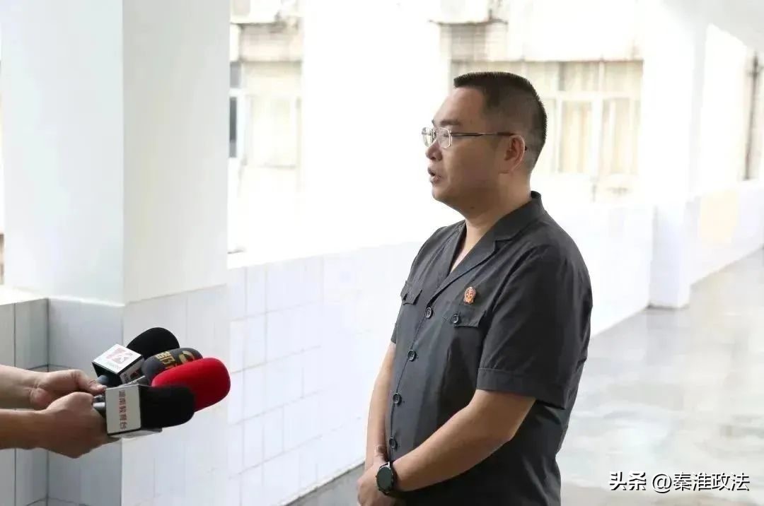 庭审进校园 禁毒法治宣传 青少年识毒防毒_明知贩毒为其提供资金获利